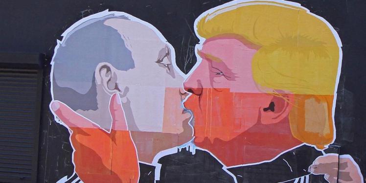 trump puin kiss